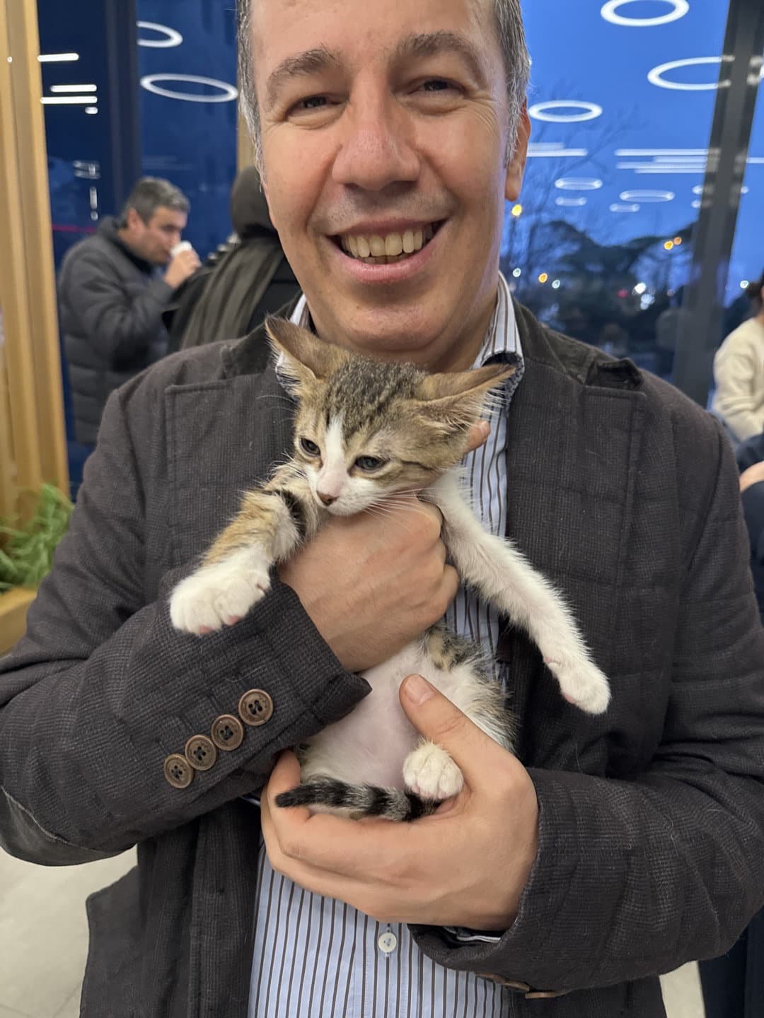 annesiz yavruya yuva arıyoruz